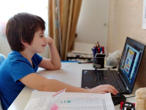 Игры, конкурсы, квесты и подарки: приглашаем юных ачинцев присоединиться к увлекательным и познавательным мероприятиям прямо из дома