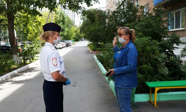 Госавтоинспекторы и общественники с управляющей компанией провели обследование места ДТП с ребенком