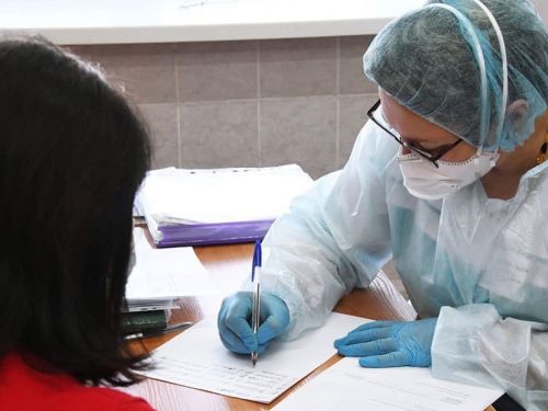 В августе больницы Ачинска переходят на плановый режим работы