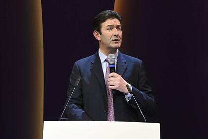 На бывшего главу McDonald’s подали в суд за служебный роман