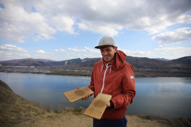 Красноярцы установили мировой рекорд по стоянию на гвоздях