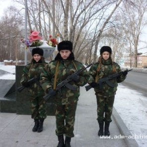 На «Пост № 1» в Ачинске заступил караул учащихся школы №17