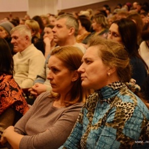 В Ачинске на общегородском родительском собрании поговорили о том, как уберечь детей от опасностей в Интернете