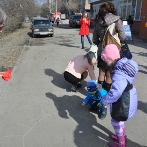 В Ачинске прошла акция "Остановим насилие против детей"