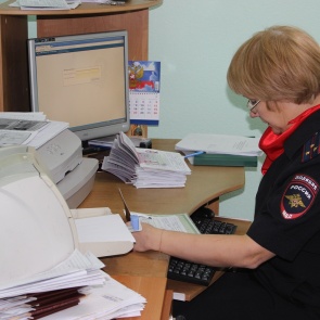 34 ачинца обратились в отдел по вопросам миграции МО МВД России «Ачинский» в день государственной электронной услуги