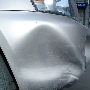 Как выправить форму (вмятину) пластикового бампера при помощи горячей воды