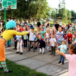 Жители улицы Манкевича и 3-го Привокзального района отметили праздники дворов