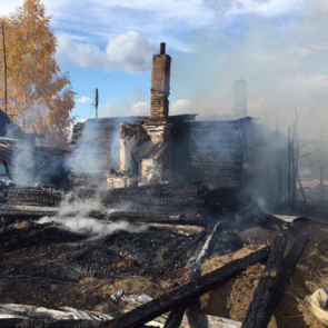 За сутки в Красноярском крае случилось два серьёзных пожара. Погибли трое детей