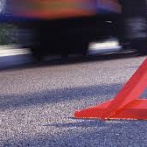 Житель Новоселовского района оставил машину на обочине без аварийки. Суд обязал заплатить за произошедшее рядом ДТП