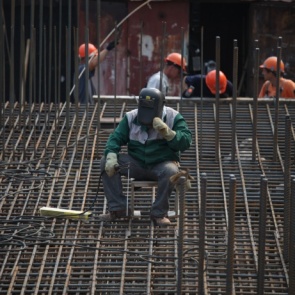 «Скоро студентов будет некому учить»: преподаватель вуза о сильнейшем кризисе в образовании и науке