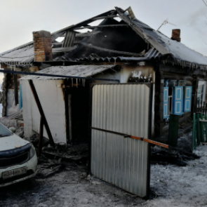 Названа предварительная причина пожара с 4 погибшими в Ужуре: следователи возбудили уголовное дело