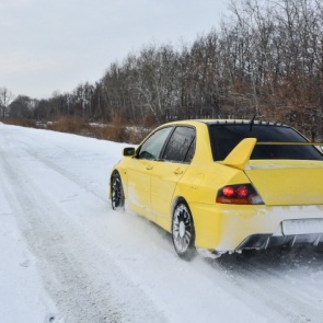 Влияет ли быстрый разгон на расход топлива: вот что говорит физика