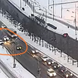 «Весна близко»: в Солнечном насмерть сбили женщину, которая кидалась под машины