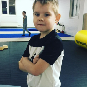 Мальчик из Лесосибирска установил рекорд России, сделав колесо 44 раза за минуту