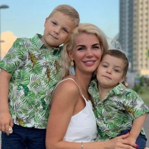 «Детей ты больше не увидишь»: мужчина отобрал сыновей у бывшей жены и скрывает их в Сочи