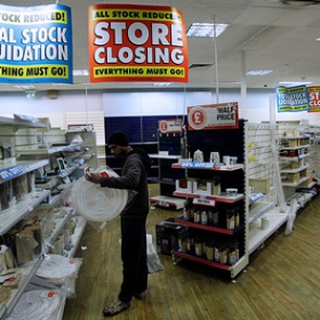 Коронавирус заставил австралийцев панически скупать туалетную бумагу