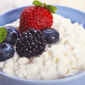 Творог на ночь — польза или вред