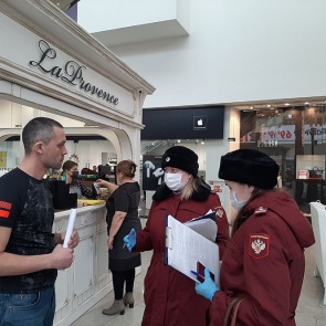 Еще 1,5 тысячи жителей Красноярского края взяли на контроль из-за коронавируса. Роспотреб вышел на рейды