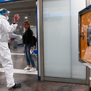 Александр Усс предложил не перегружать медицинские учреждения и лечить легкую форму заболевания коронавирусом дома