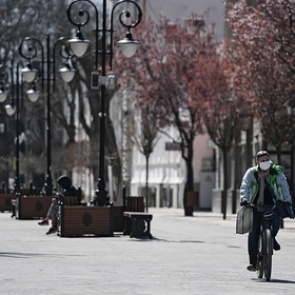 Спрогнозировано влияние теплой погоды на коронавирус