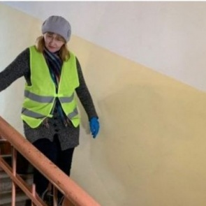 Глава Ачинска Илай Ахметов потребовал усилить контроль за дезинфекцией и уборкой подъездов МКД