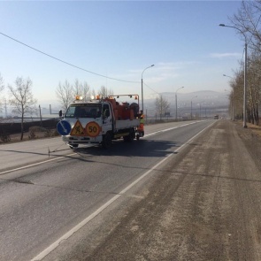 На федеральных трассах Красноярского края, Тувы и Хакасии обновляют разметку