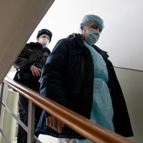 Количество пациентов с коронавирусом в крае перевалило за сотню