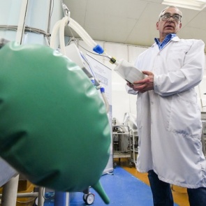 Еще одного больного в Красноярске подключили к аппарату ИВЛ