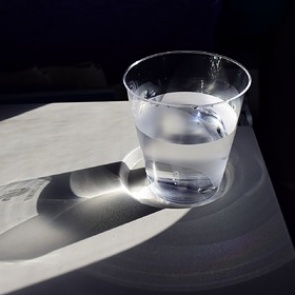 Названы самые вредные напитки в период самоизоляции