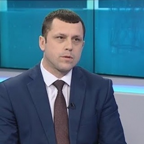 Главу УДИБа, подозреваемого в смерти людей из-за укусов собак, уволили из мэрии