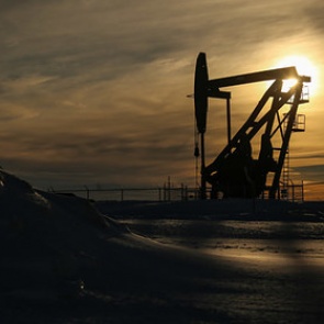 Цена американской нефти вернулась к положительному значению