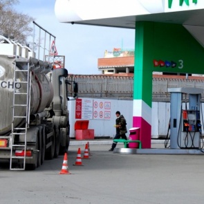 Минус 40 за баррель: что означают отрицательные цены на нефть и станет ли бензин бесплатным