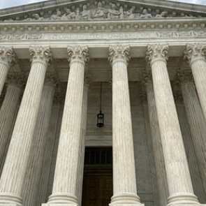 Американцы начали подавать иски против Китая из-за коронавируса