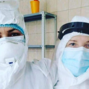 Еще одна бригада медиков из 20-й больницы вышла из изоляции и вернулась домой