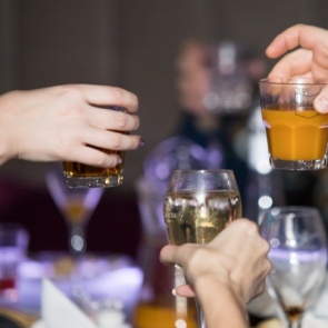 «Я не думал, что такая мелочь вызовет такой резонанс»: организатор вечеринки в баре пришел в полицию