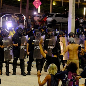 Россию заподозрили в причастности к беспорядкам в США