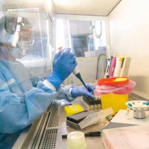 Российским лекарством от коронавируса начнут лечить с 11 июня