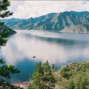 Туристы стали «заложниками» разлившейся реки в Шушенском районе