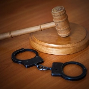 Красноярец убил подругу с ребенком и несколько дней жил с телами погибших. Отдают под суд