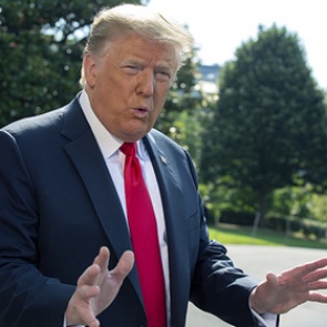 Трамп сравнил свои отношения с Россией и демократами