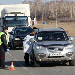 На дорогах в Красноярском крае убирают установленные из-за коронавируса КПП