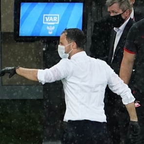 «Спартак» с удаленным тренером сыграл вничью с «Локомотивом»