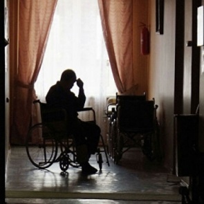 В Ачинск поступили почти 30 больных с COVID из тарутинского пансионата