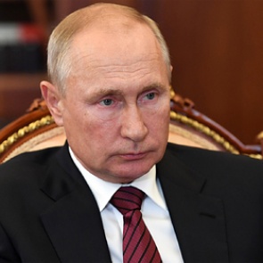 Путин поручил провести массовую бесплатную вакцинацию россиян