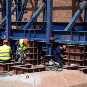 Названы сферы с наивысшим риском увольнений