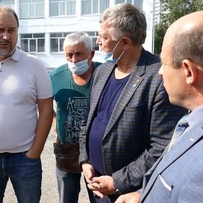 Председатель городского Совета депутатов Сергей Никитин жестко высказался о работе подрядчика в школе №16